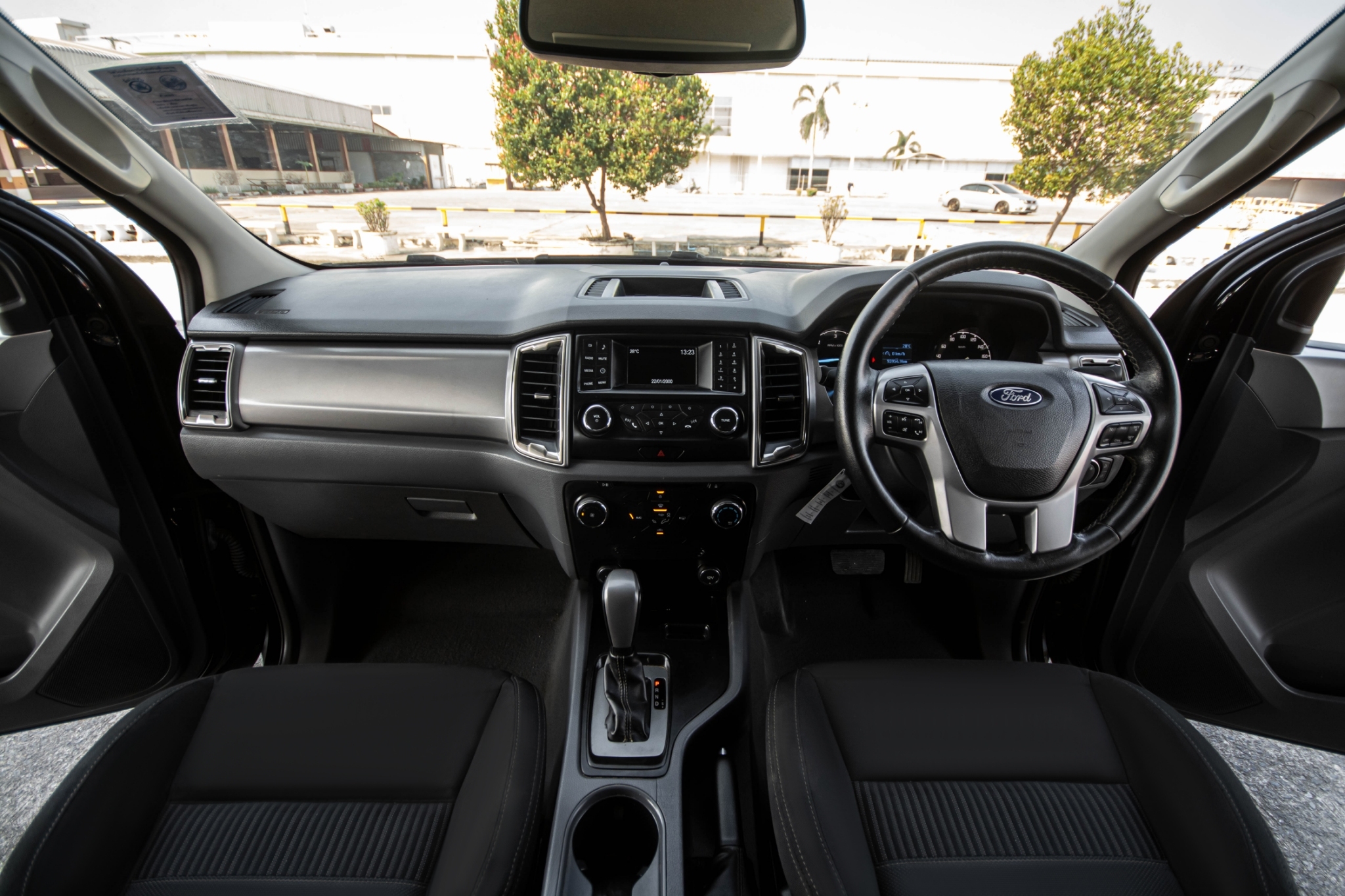 FORD RANGER 2.2 XLT 4 ประตูสูง ดีเซล !!! รถมือเดียวออกห้างป้ายแดง ไม่มีชน ไมล์แท้ !!! FORD RANGER 2.2 XLT 4 ประตูสูง ดีเซล !!! รถมือเดียวออกห้างป้ายแดง ไม่มีชน ไมล์แท้ !!!