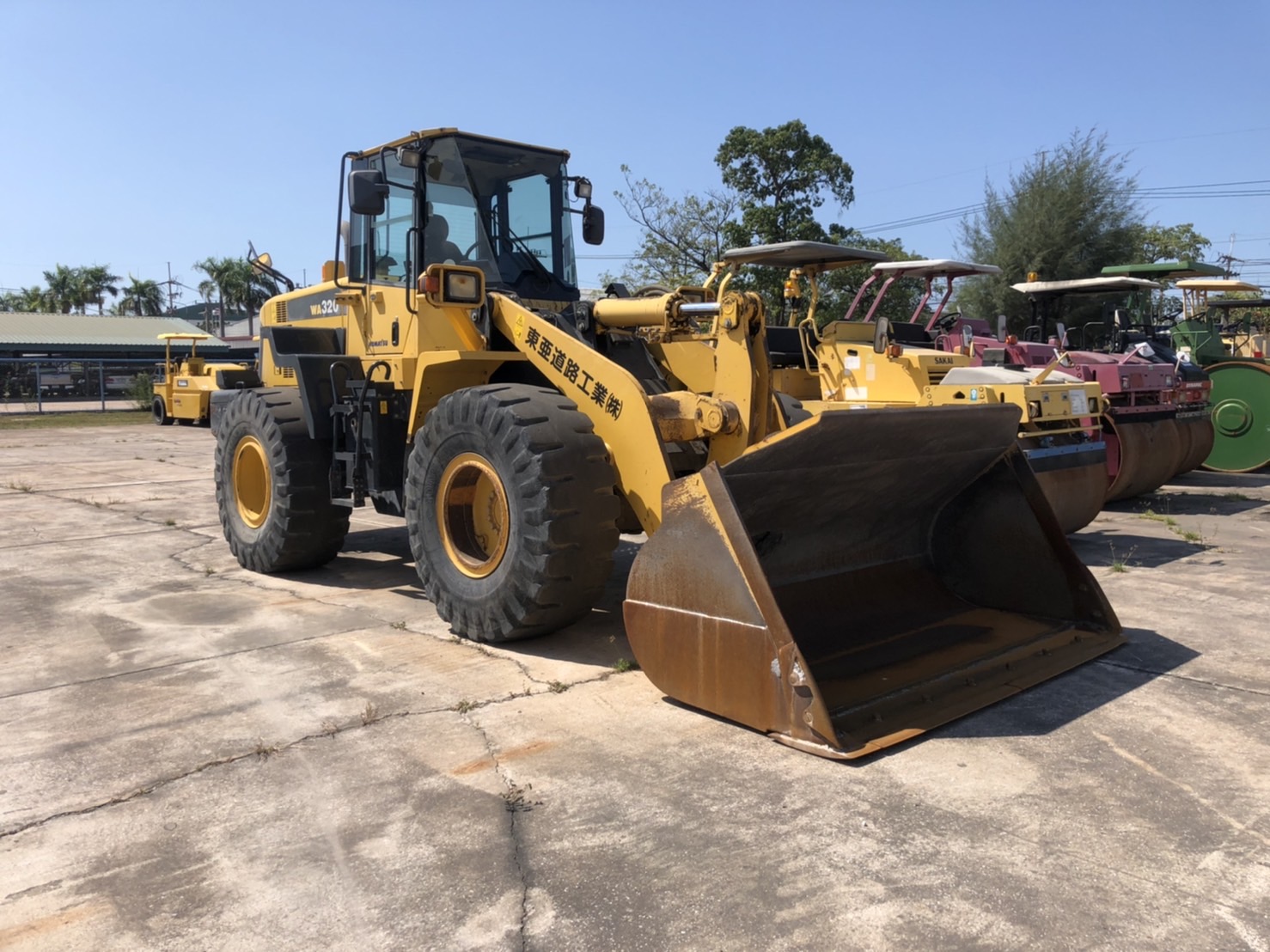 KOMATSU WA320-6 KOMATSU WA320-6