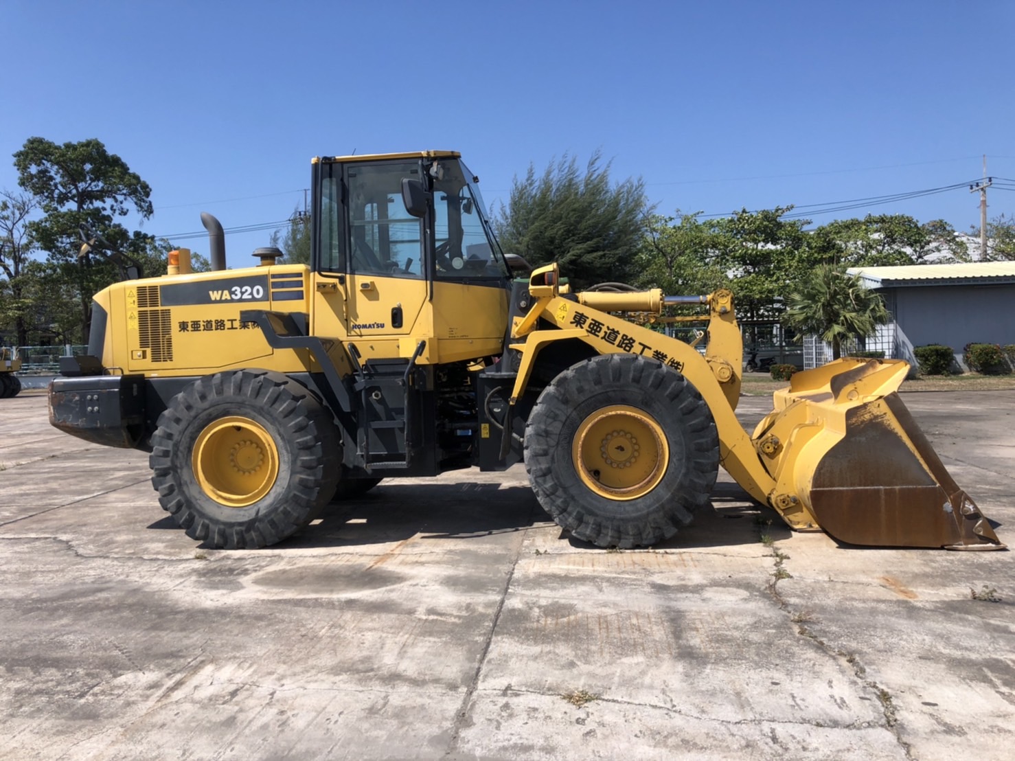 KOMATSU WA320-6 KOMATSU WA320-6