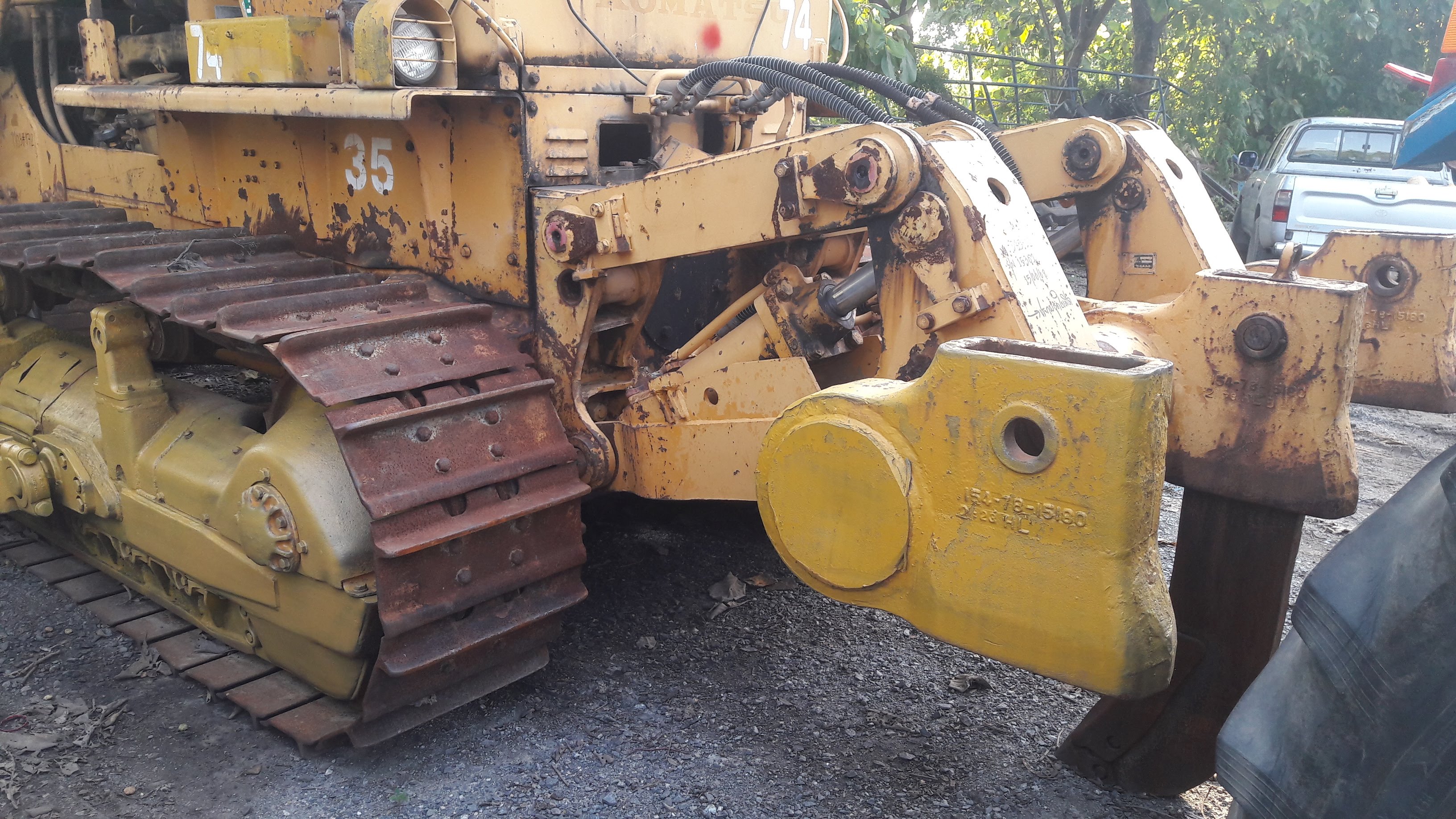 รถดันดิน komatsu d85 เก่านอก ยังไม่ใช้ในไทย โทร 084-5424150