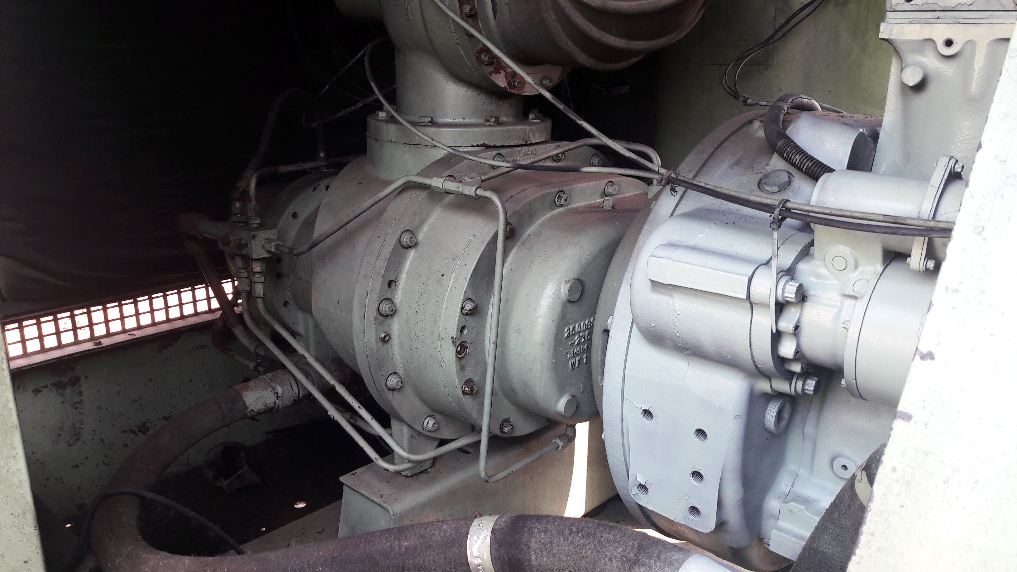 ขายปั้มลม SULLAIR รุ่น 900 ลม 13 บาร์ 900 cfm 150PSI เครื่อง CAT 3306T ปั้มลมสกรูสภาพสวย นำเข้าจากญี