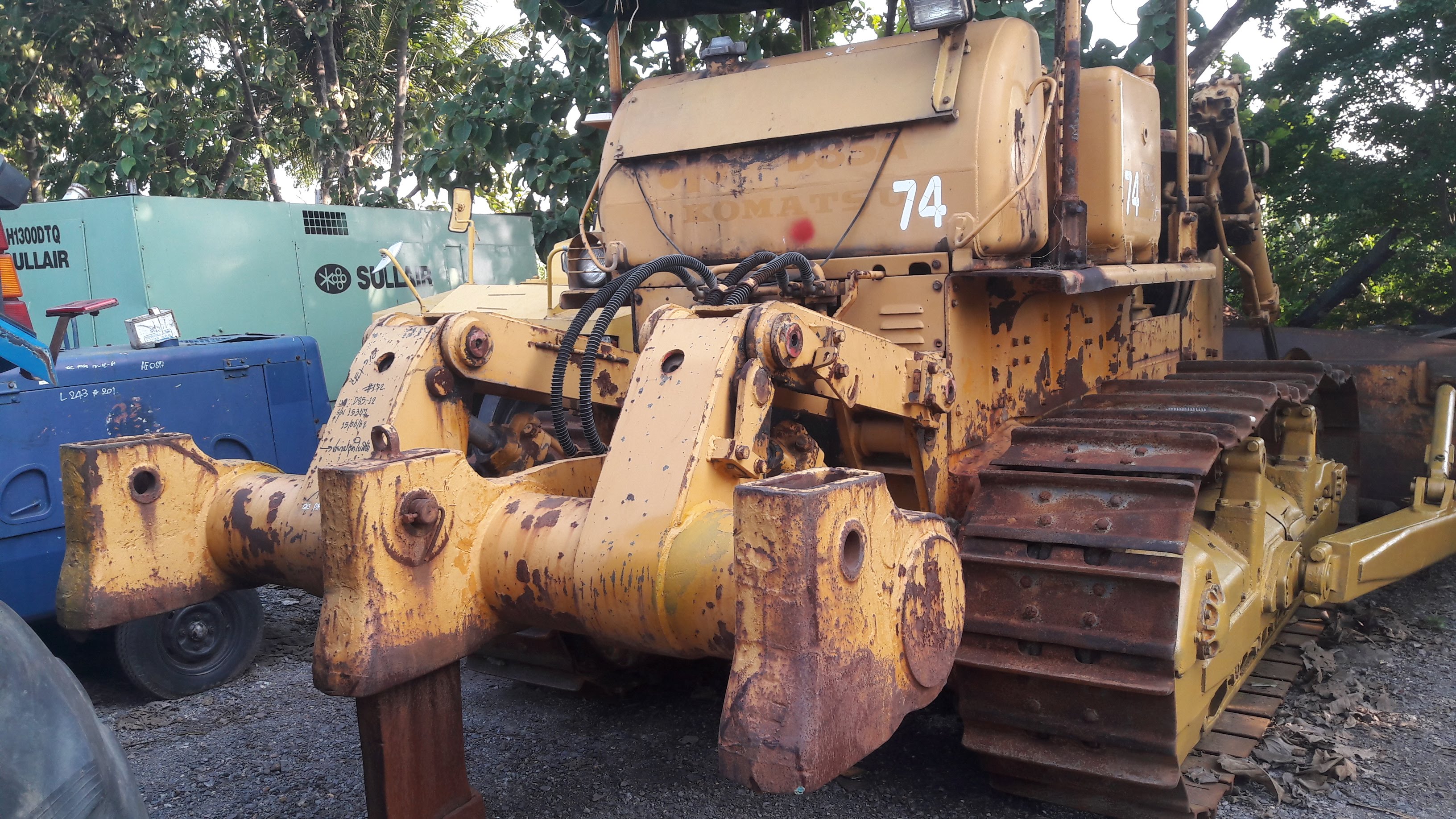 รถดันดิน komatsu d85 เก่านอก ยังไม่ใช้ในไทย โทร 084-5424150