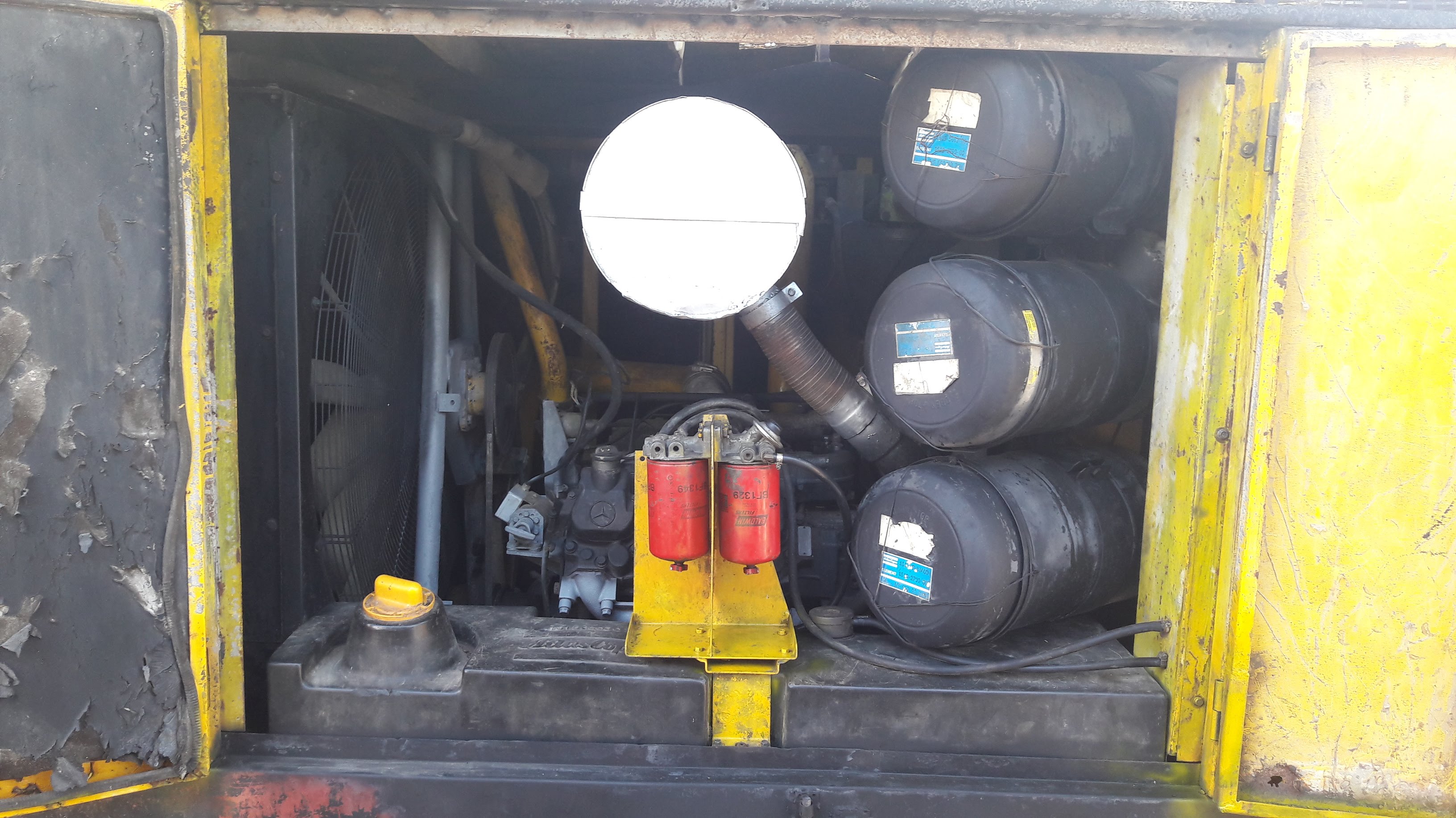 ขายเครื่องลม Atlas Copco พร้อมใช้ ขนาด 750 CFM 12-14.5 Bar สนใจ 0845424150 ขายเครื่องลม Atlas Copco พร้อมใช้ ขนาด 750 CFM 12-14.5 Bar สนใจ 0845424150