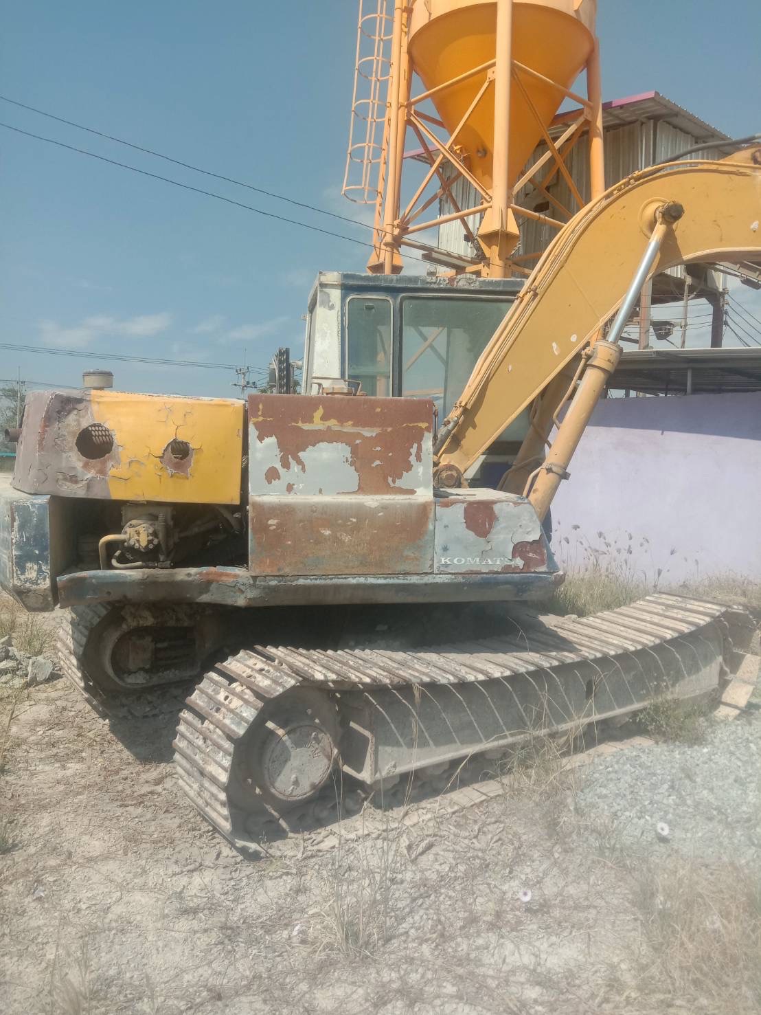 แบคโฮ KOMATSU pc120-3 พร้อมใช้ แบคโฮ KOMATSU pc120-3 พร้อมใช้