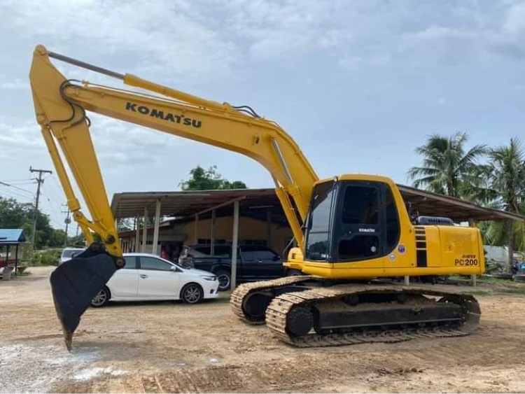 ขายแบคโฮ komatsu pc200-6