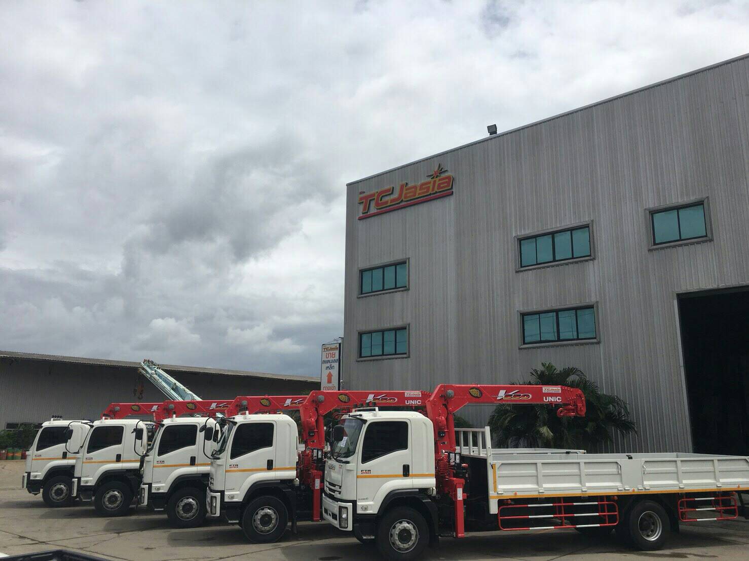 ขายเครนติดหลังรถบรรทุกมือ1ยี่ห้อUnic รับประกัน1ปี จากตัวเครน ติดรถคันเก่าหรือคันใหม่ ขายเครนติดหลังรถบรรทุกมือ1ยี่ห้อUnic รับประกัน1ปี จากตัวเครน ติดรถคันเก่าหรือคันใหม่