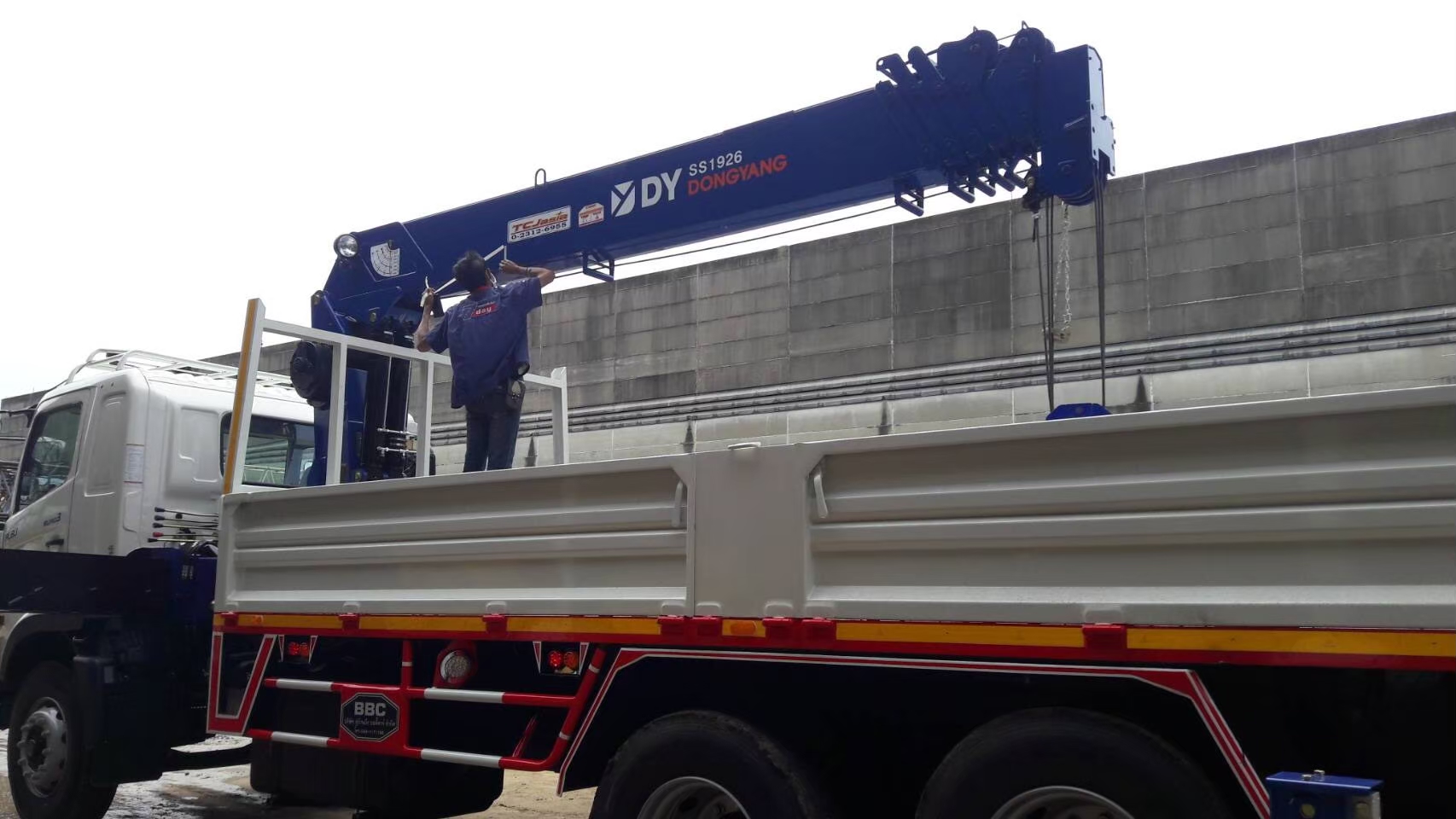 (เฉพาะเครน) ขายเครนติดหลังรถบรรทุกมือ1ยี่ห้อDongyang / Unic รับประกัน1ปี จากตัวเครน ติดรถ (เฉพาะเครน) ขายเครนติดหลังรถบรรทุกมือ1ยี่ห้อDongyang / Unic รับประกัน1ปี จากตัวเครน ติดรถ