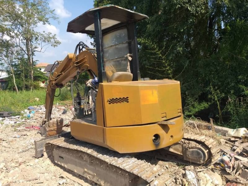 KOMATSU PC 38UU KOMATSU PC 38UU