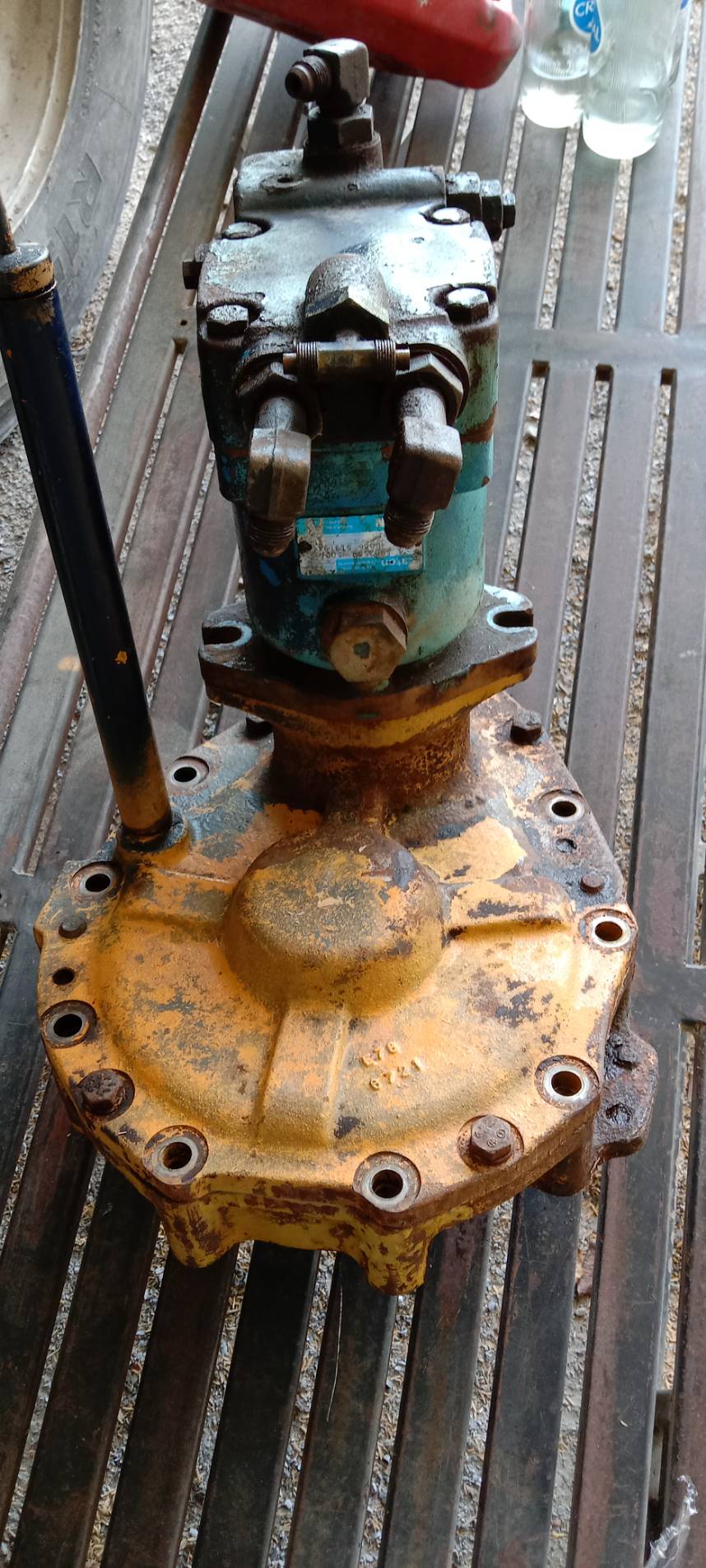 มอเตอร์​สวิง​ พร้อมห้องเกียร์​ komatsu pc30​