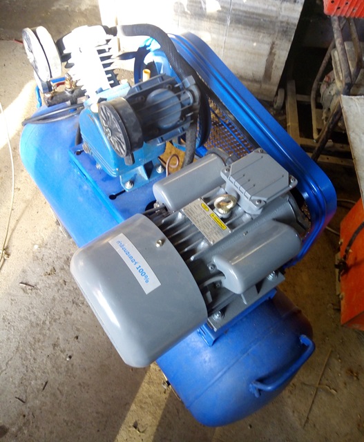 ปั๊มลม ถัง100ลิตร มอร์เตอร์ 3แรง สภาพดีพร้อมใช้งาน