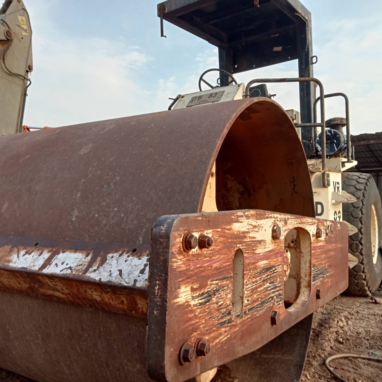 ขายรถบด 1 เปลือก 2 เพลา Ingersollrand sd100d 
