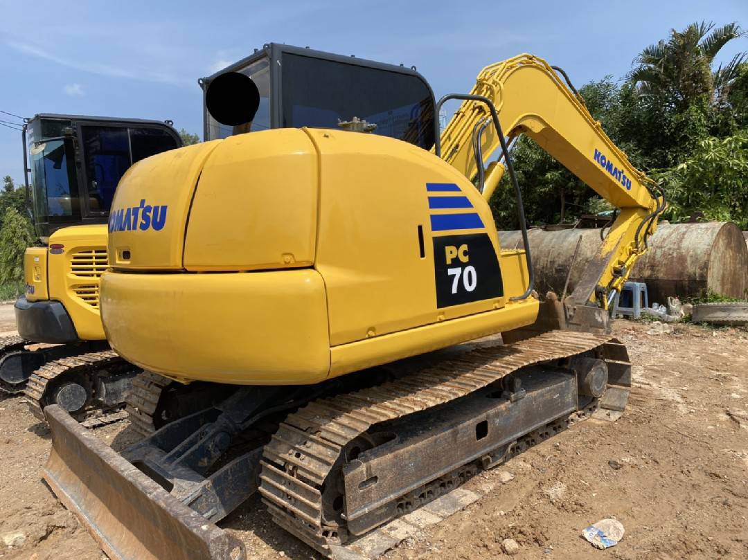 ขายดาวน์ รถแบคโฮ KOMATSU PC 70-8 ขายดาวน์ รถแบคโฮ KOMATSU PC 70-8
