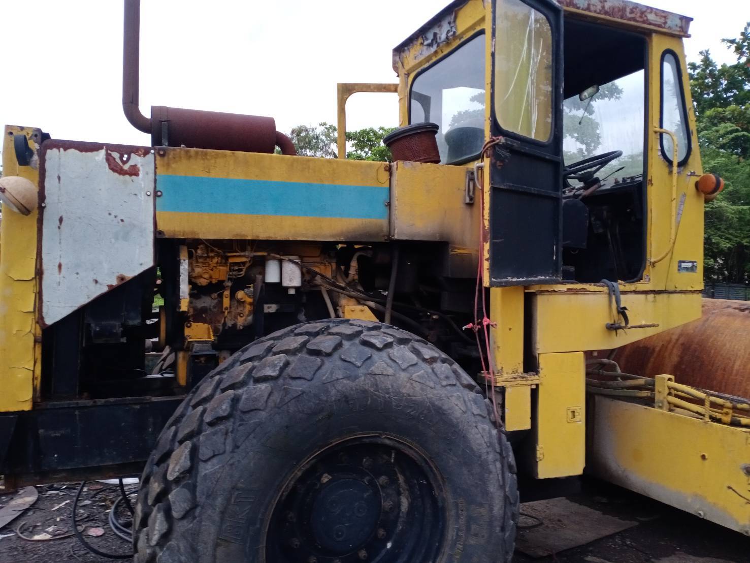 รถบดสั่นสะเทือน 10 ตัน 2 เพลา รถบดสั่นสะเทือน 10 ตัน 2 เพลา