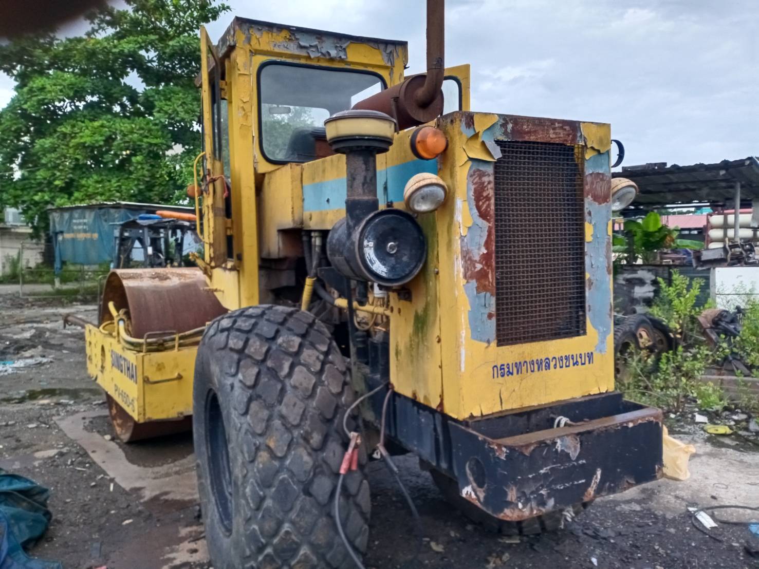 รถบดสั่นสะเทือน 10 ตัน 2 เพลา