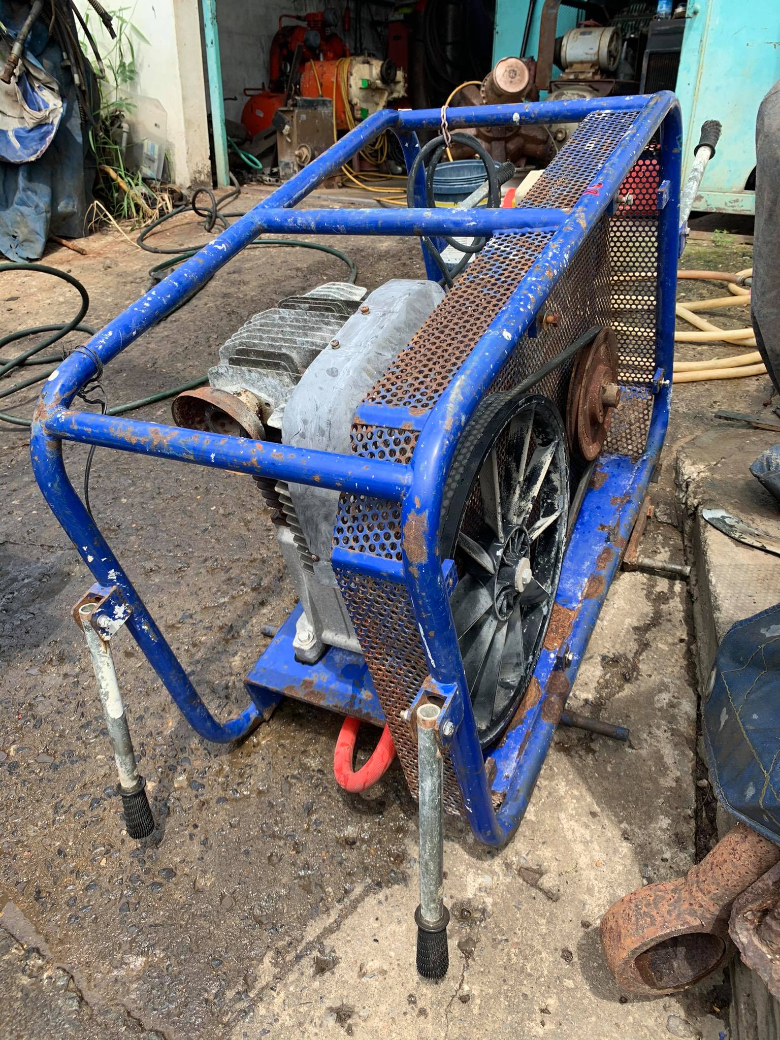 ปั้มลม2สูบ มอเตอร์10แรง เป็นปั้มลมยิงเร็ว มาจากนอก