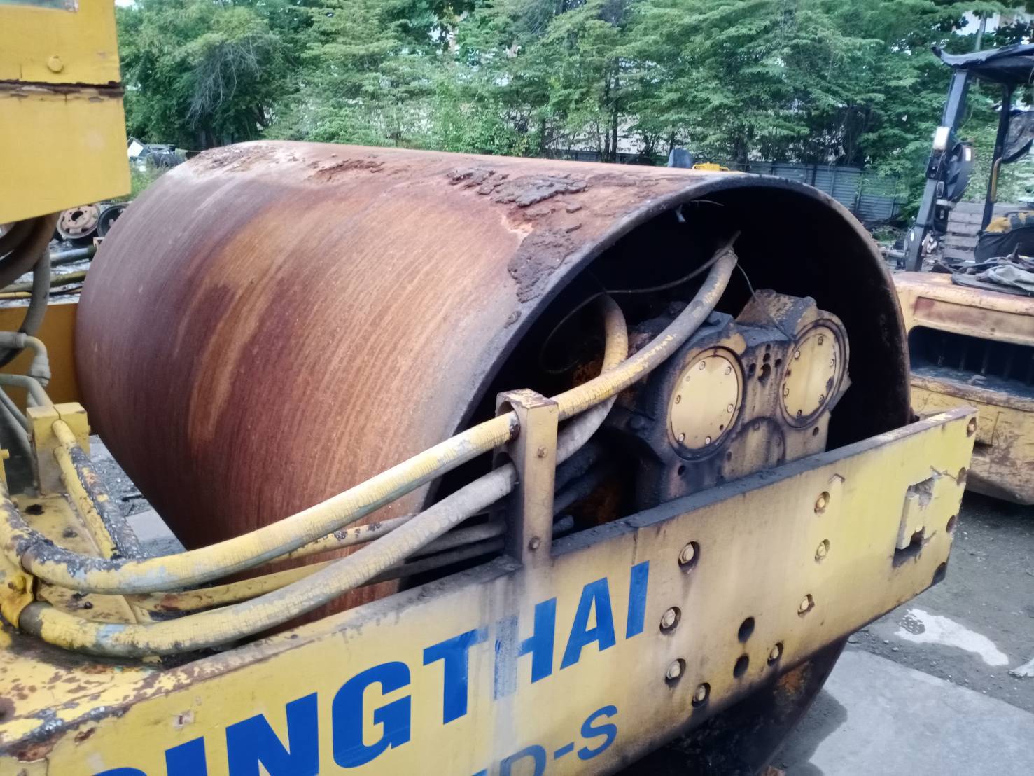 รถบดสั่นสะเทือน 10 ตัน 2 เพลา รถบดสั่นสะเทือน 10 ตัน 2 เพลา