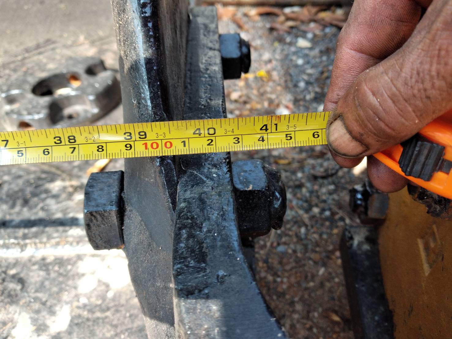 ''ขาย'' บุ้งกี๋รถแม็คโคร ''ขาย'' บุ้งกี๋รถแม็คโคร