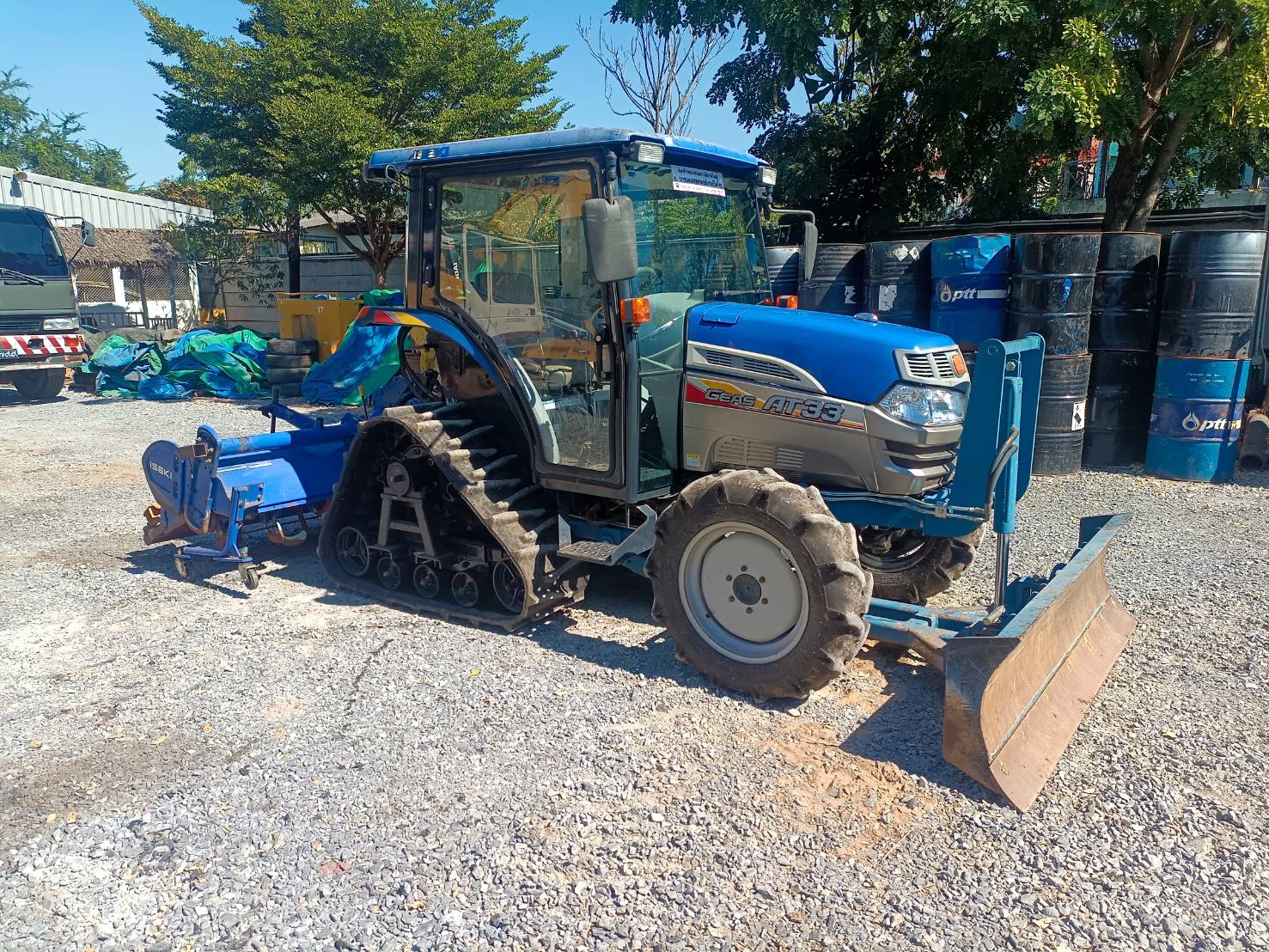 ขาย รถไถล้อสายพาน ISEKI รุ่น AT33