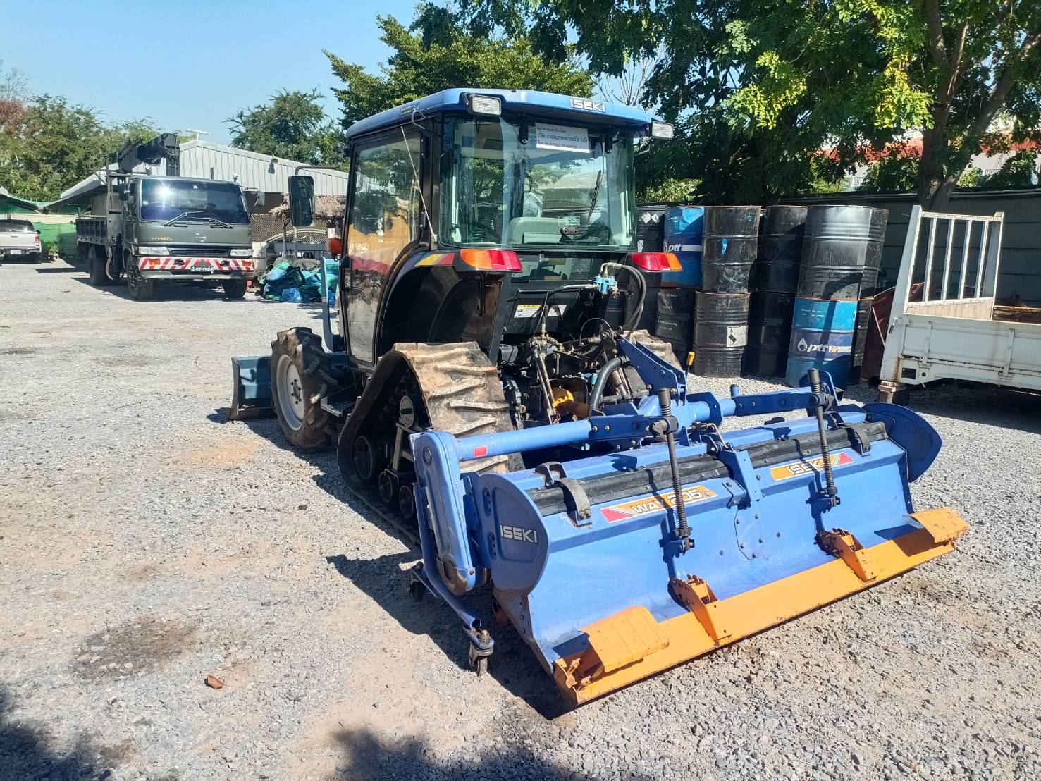 ขาย รถไถล้อสายพาน ISEKI รุ่น AT33