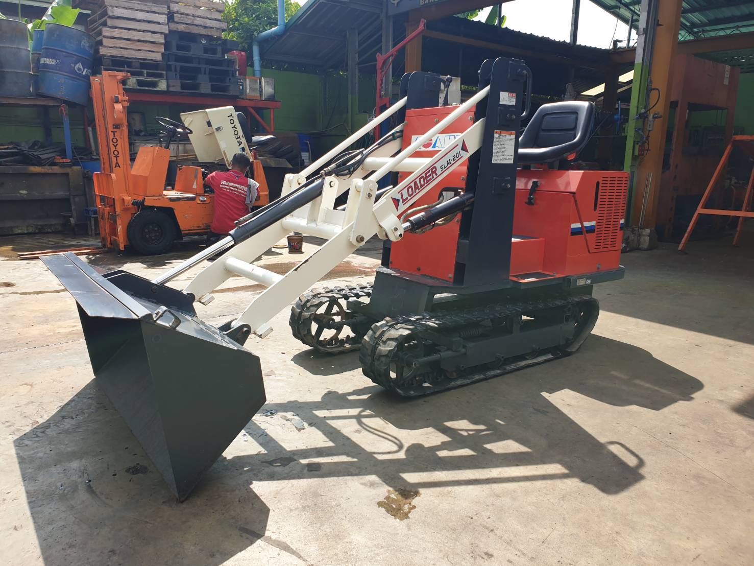 ขาย รถตัก LOADER  สายพานขนาดเล็ก