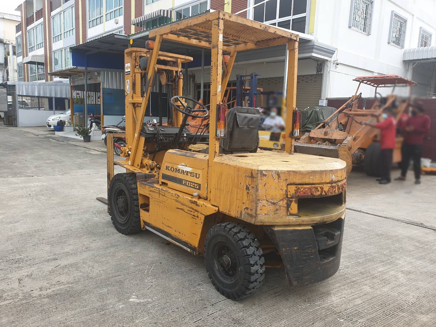 ขาย รถโฟล์คลิฟท์ KOMATSU รุ่น FD25-8