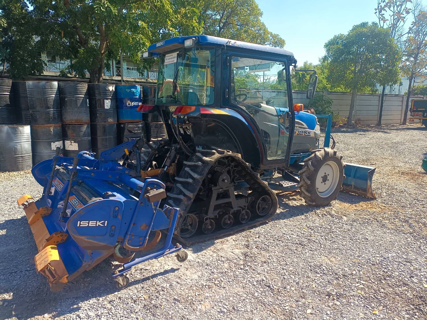 ขาย รถไถล้อสายพาน ISEKI รุ่น AT33