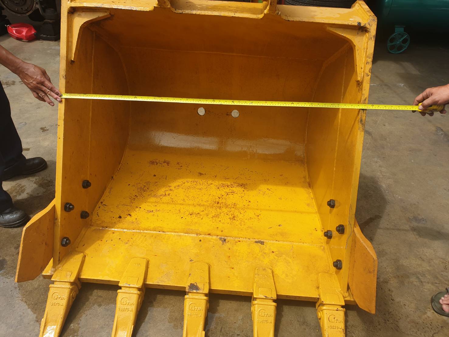 ขาย บุ้งกี๋รถแม็คโคร (ของใหม่) ขาย บุ้งกี๋รถแม็คโคร (ของใหม่)