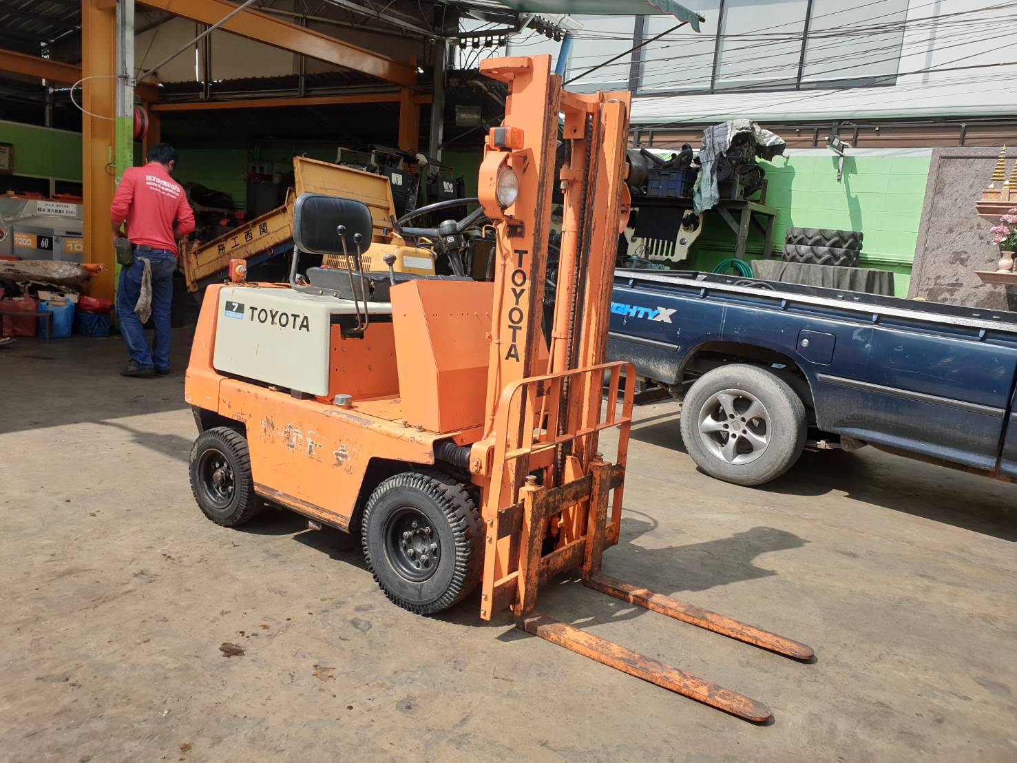 ขาย รถโฟล์คลิฟท์ TOYOTA รุ่น 2 FGL7