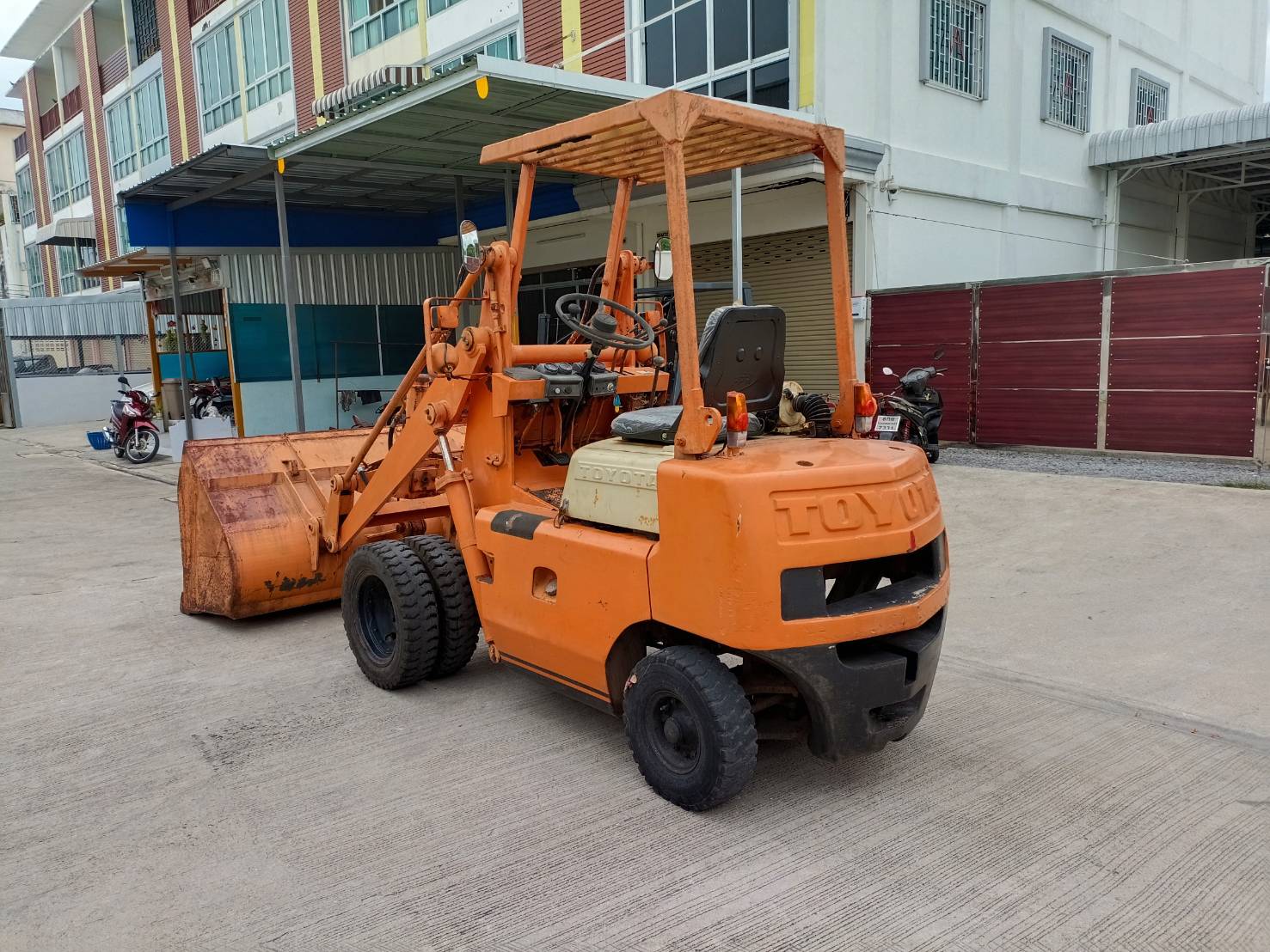 ขาย รถตัก TOYOTA รุ่น 2SG12