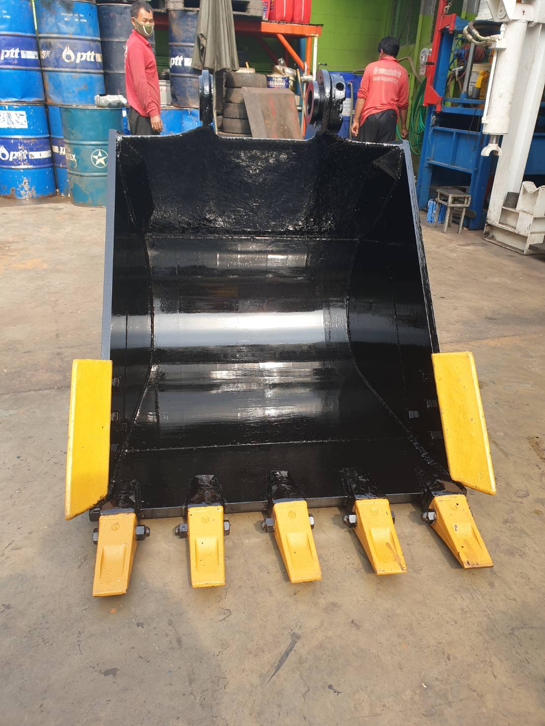 ''ขาย'' บุ้งกี๋รถแม็คโคร