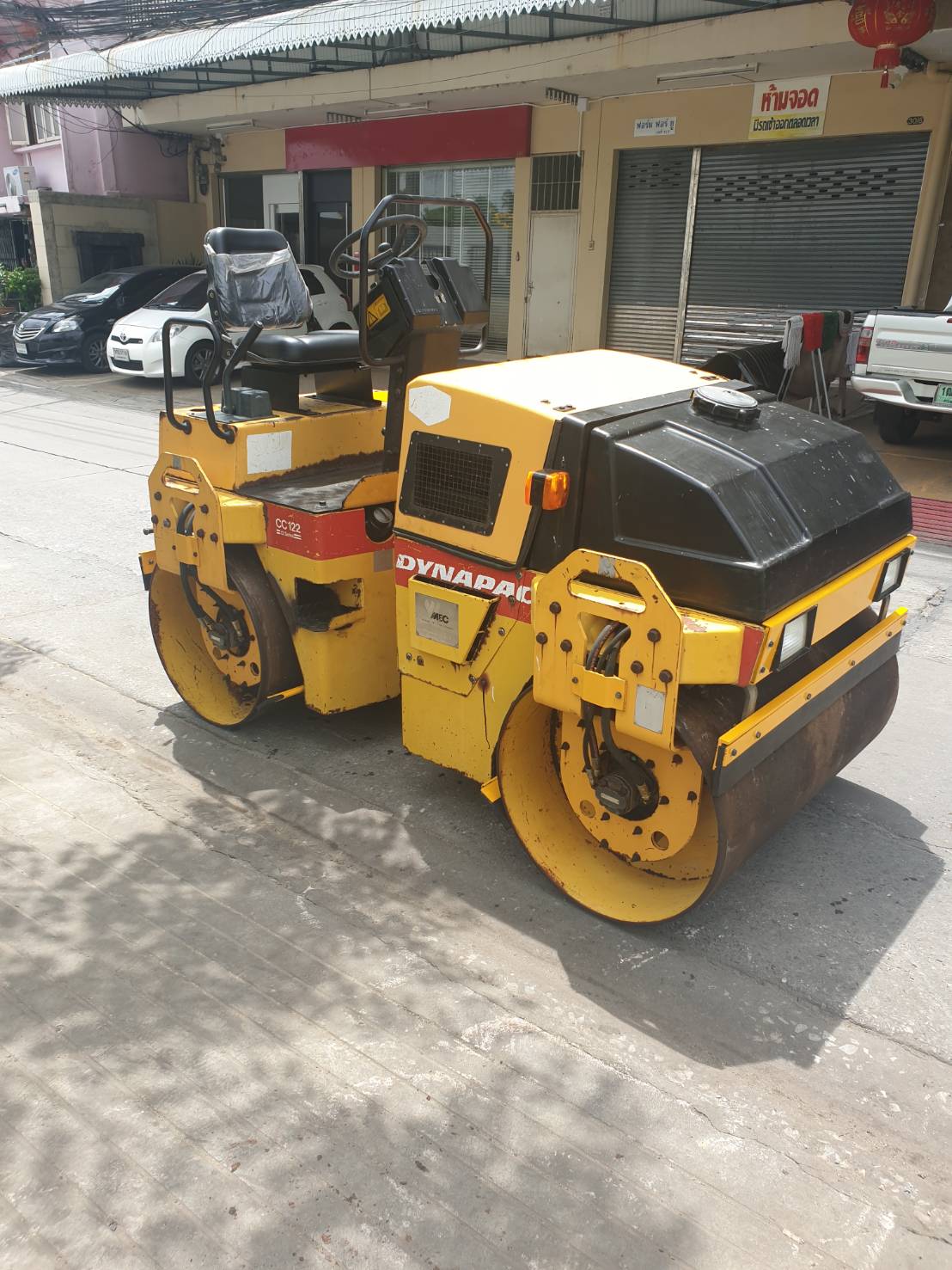 ขาย  รถบด DYNAPAC CC122
