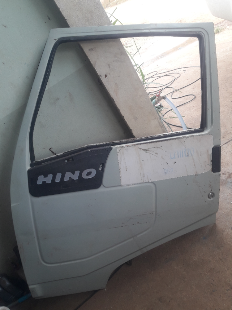 ประตูข้างซ้ายfc