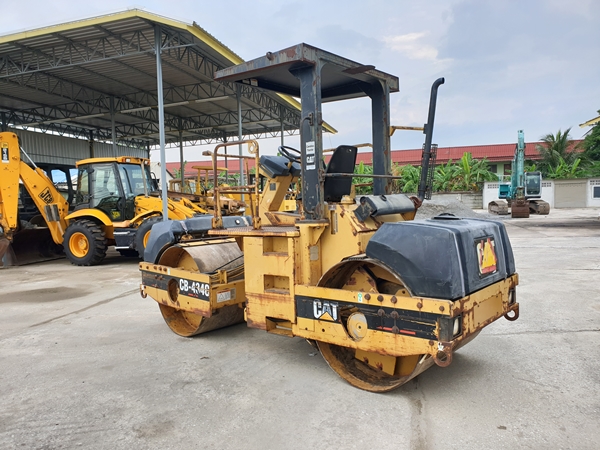 ขายรถบดอัดสั่นสะเทือน ยี่ห้อ CATERPILLAR CB434C  นำเข้าจาก USA ไม่เคยใช้งานในไทย