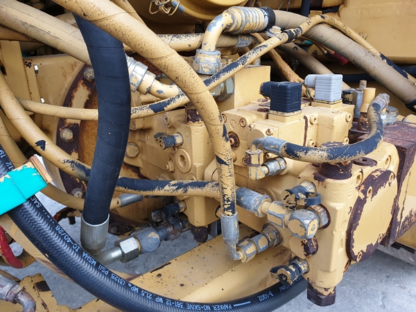 ขายรถบดอัดสั่นสะเทือน ยี่ห้อ CATERPILLAR CB434C  นำเข้าจาก USA ไม่เคยใช้งานในไทย
