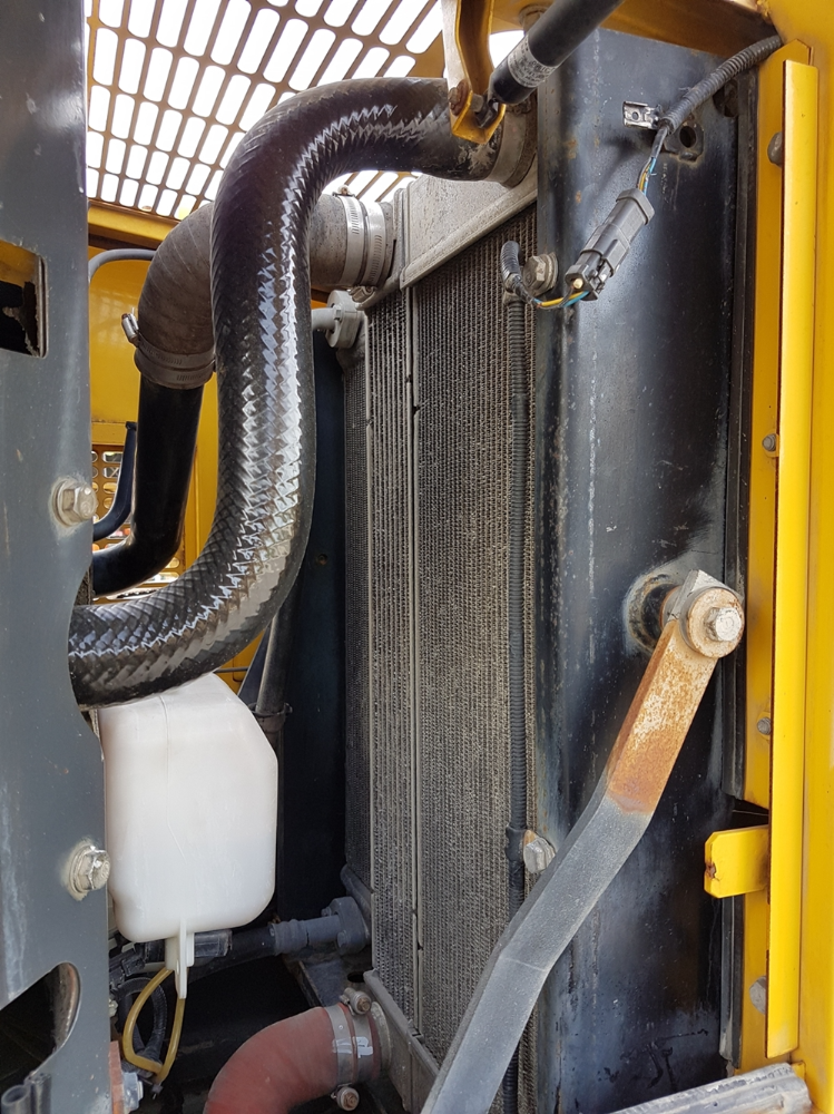 ขายรถตักล้อยาง ยี่ห้อ KOMATSU WA100-5 ซีเรียลสูง ปี 2006 นำเข้าจากญี่ปุ่นแท้ 100% สภาพสวย ไม่เคยใช้ง