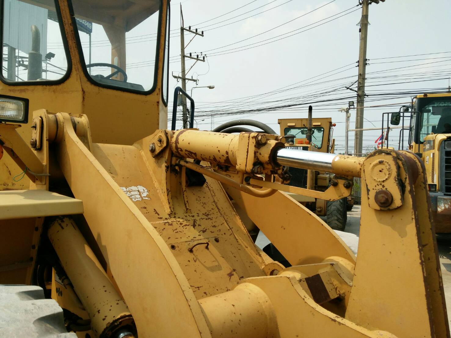 ขายรถตักล้อยาง ยี่ห้อ KOMATSU WA180-1 บุ้งกี๋ 1.8 คิว นำเข้าจากนอกแท้ 100% ไม่เคยใช้งานในไทย