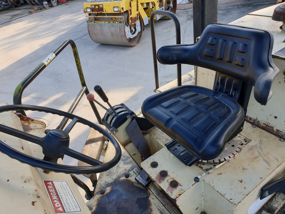 ขายรถบดอัดสั่นสะเทือนล้อเรียบ 10 ตัน Ingersoll Rand SD100D นำเข้าจาก USA แท้ 100% สภาพสวย ไม่เคยใช้ง