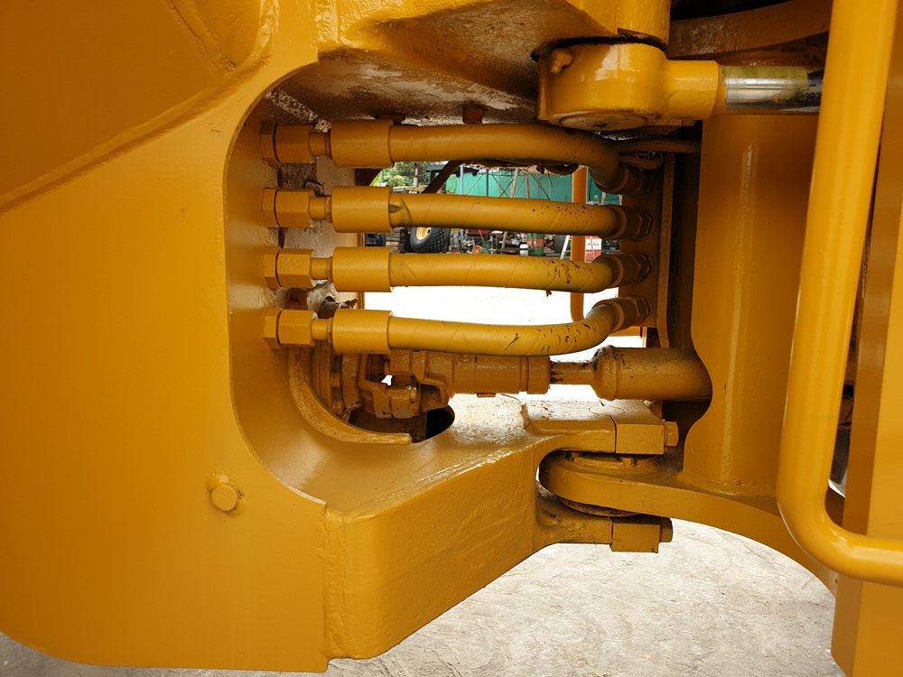 ขายรถตักล้อยาง ยี่ห้อ CATERPILLAR 910 บุ้งกี๋ 1.2 คิว เครื่อง CAT3204 4สูบ 