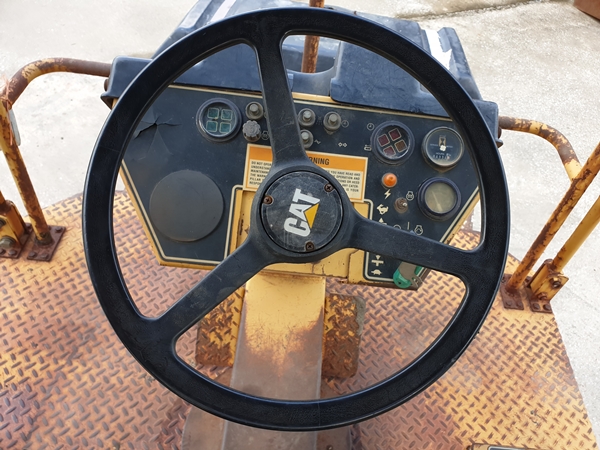 ขายรถบดอัดสั่นสะเทือน ยี่ห้อ CATERPILLAR CB434C  นำเข้าจาก USA ไม่เคยใช้งานในไทย