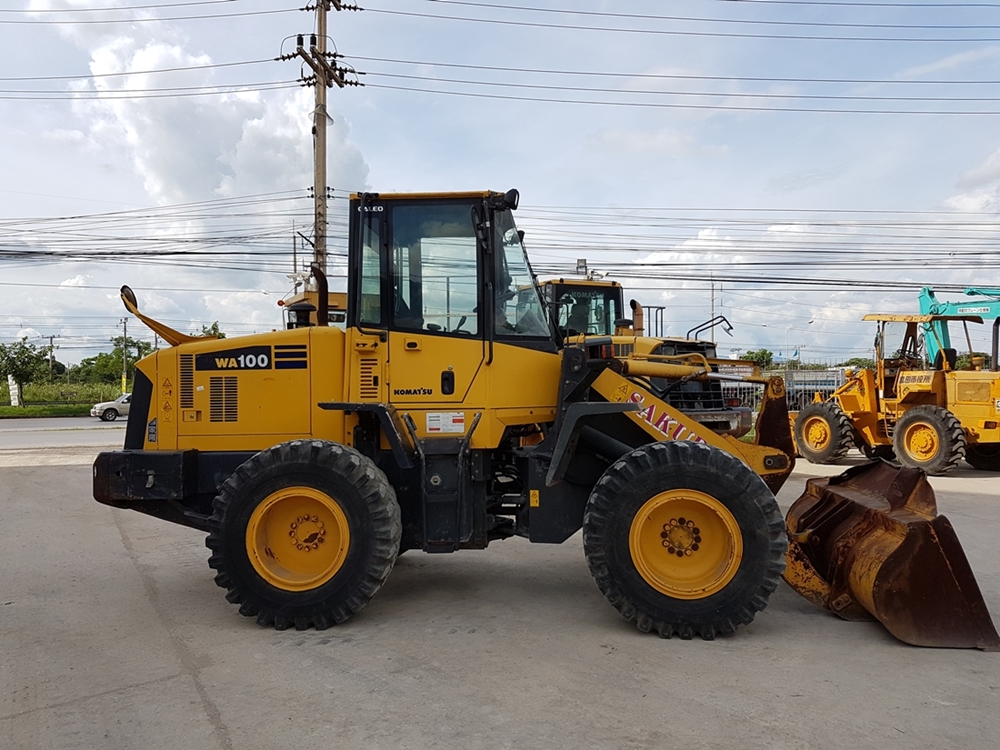 ขายรถตักล้อยาง ยี่ห้อ KOMATSU WA100-5 ซีเรียลสูง ปี 2006 นำเข้าจากญี่ปุ่นแท้ 100% สภาพสวย ไม่เคยใช้ง
