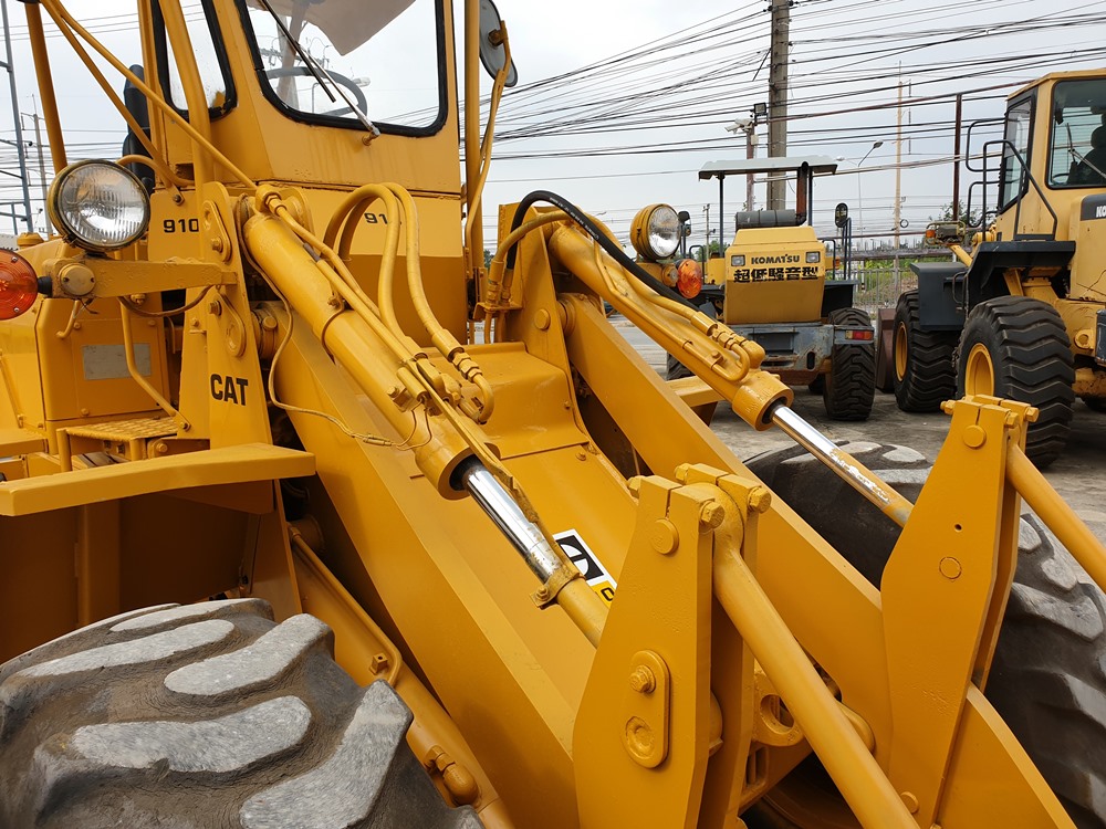 ขายรถตักล้อยาง ยี่ห้อ CATERPILLAR 910 บุ้งกี๋ 1.2 คิว เครื่อง CAT3204 4สูบ 