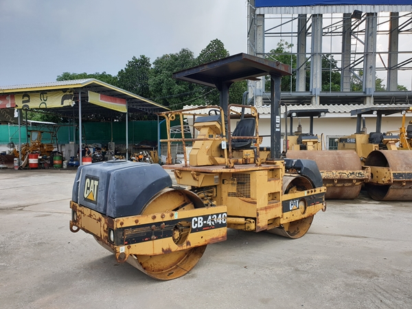 ขายรถบดอัดสั่นสะเทือน ยี่ห้อ CATERPILLAR CB434C  นำเข้าจาก USA ไม่เคยใช้งานในไทย