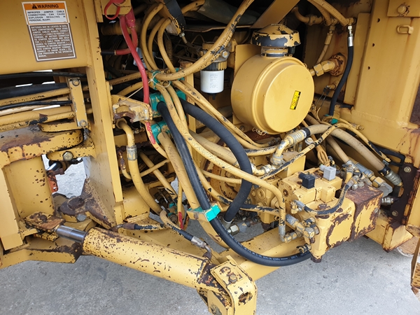ขายรถบดอัดสั่นสะเทือน ยี่ห้อ CATERPILLAR CB434C  นำเข้าจาก USA ไม่เคยใช้งานในไทย