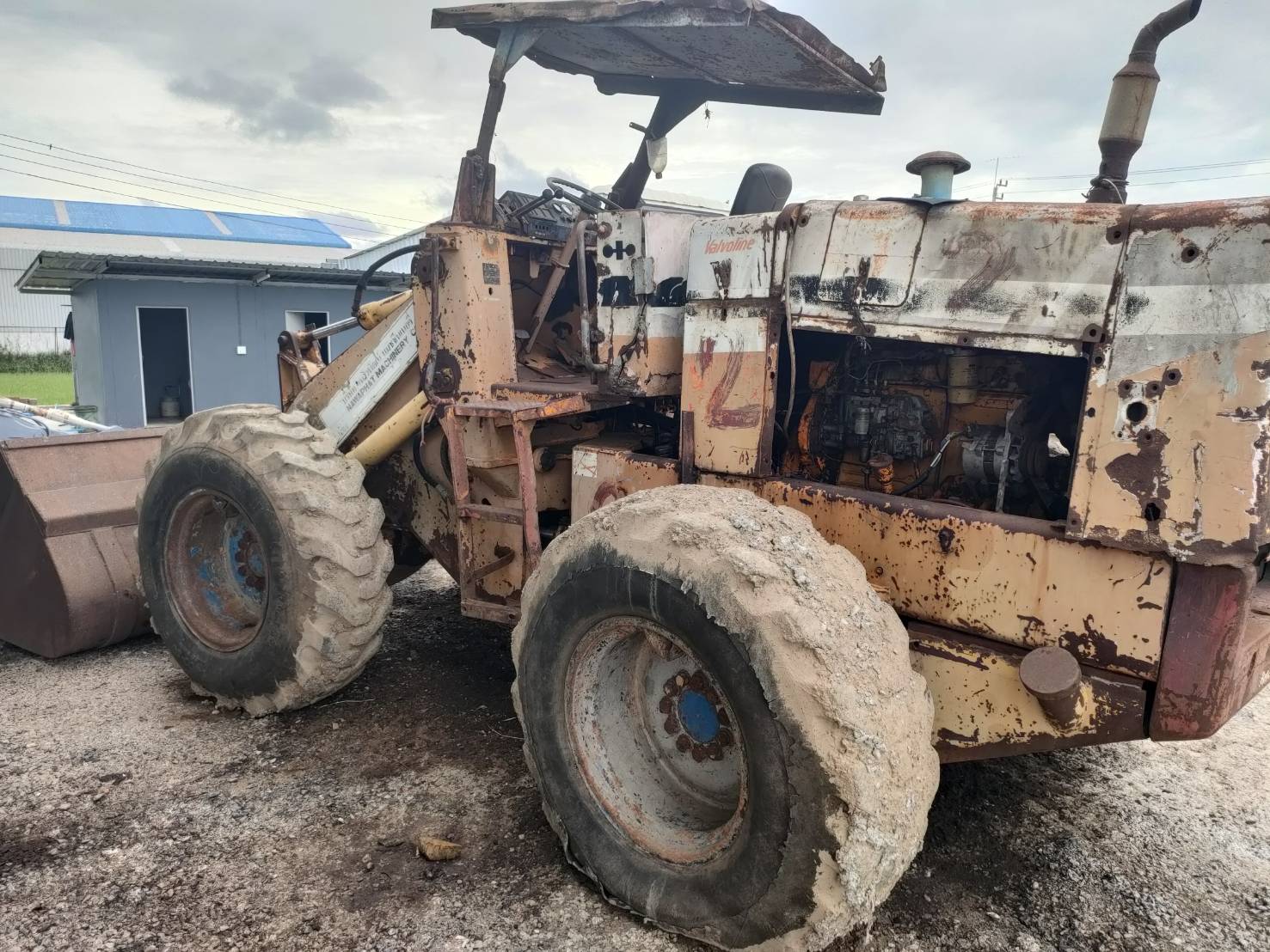 ขายรถตัก KOMATSU 510 กรองคู่ พร้อมใช้งาน ขายตามสภาพ ราคา 285,000฿ต่อรองโทร0867379991อ๊อฟ พิจิตร 