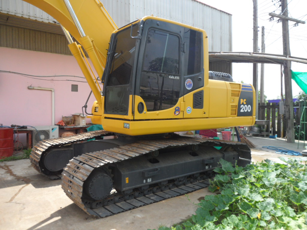 PC200-8