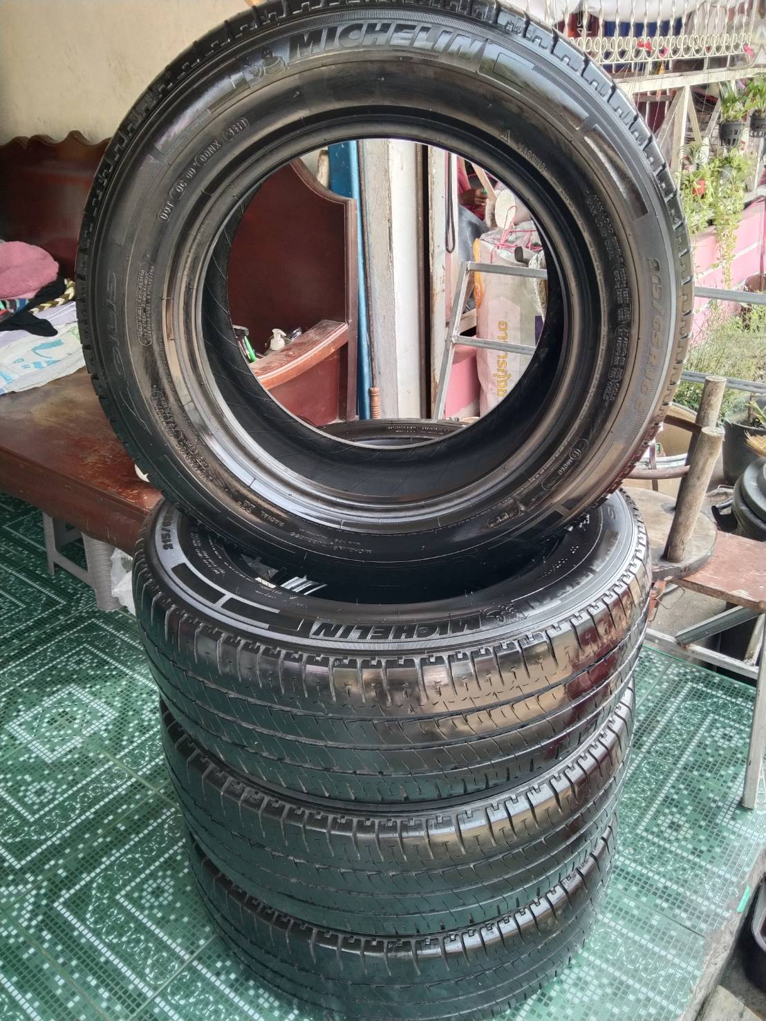 ขายยาง 1 ชุด ทั้งหมด 4เส้น michelin รหัส 215-65 R16 ปี 3519