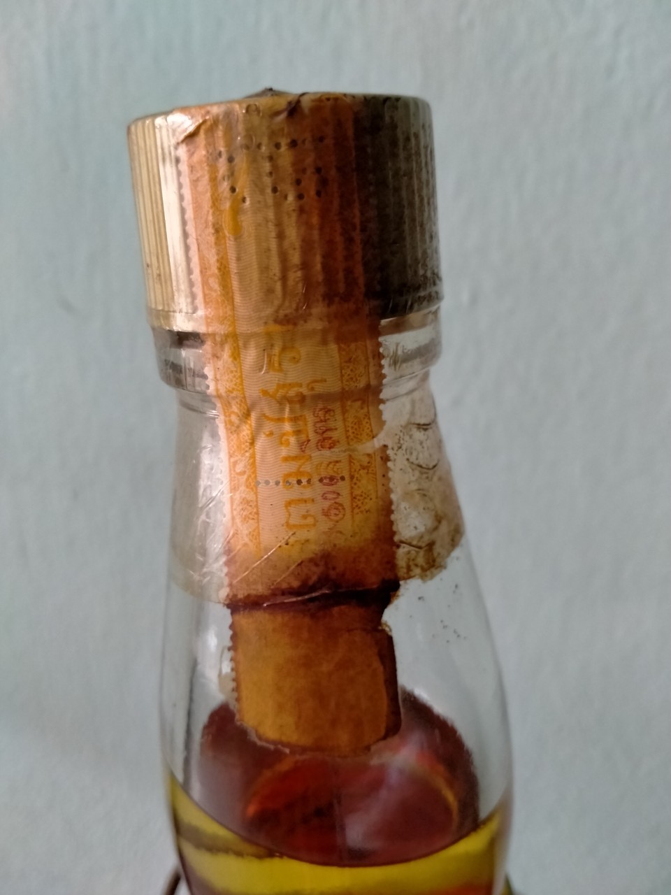 เหล้าหงส์ทองปี 2525 ขนาด 4.50 ลิตร