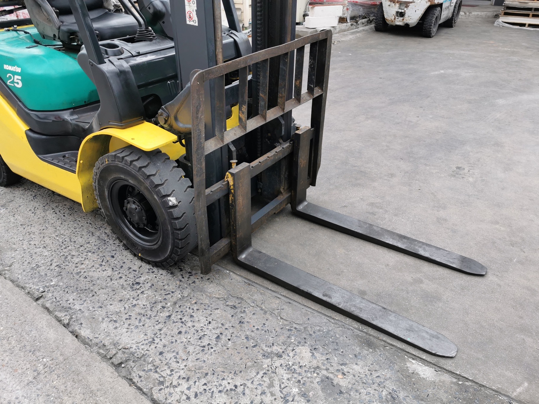 Komatsu FG25-16 2.5ตัน Komatsu FG25-16 2.5ตัน