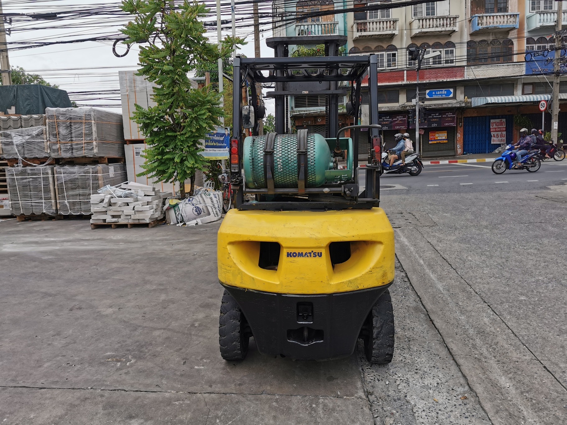 Komatsu FG25-16 2.5ตัน Komatsu FG25-16 2.5ตัน