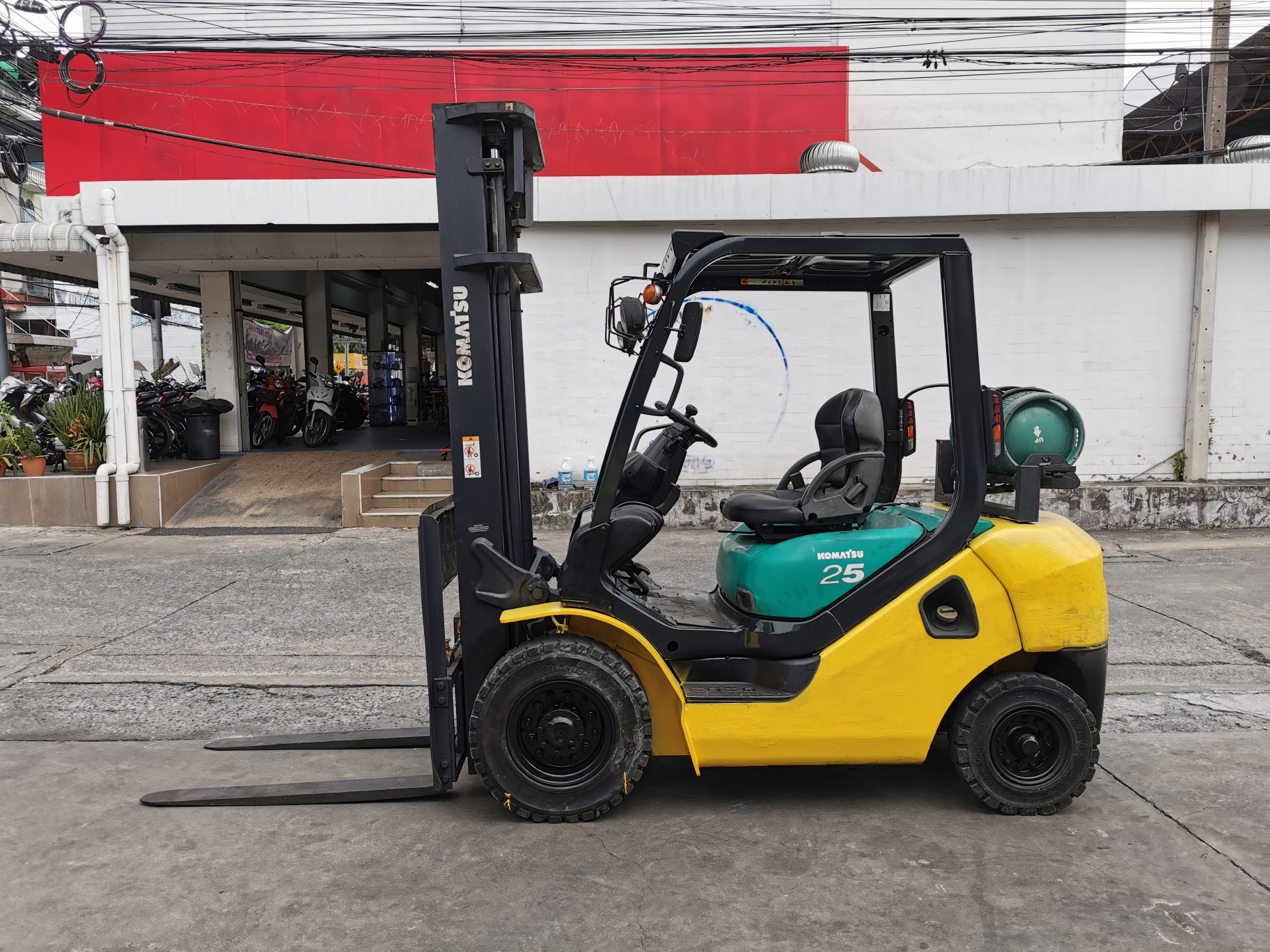 Komatsu FG25-16 2.5ตัน